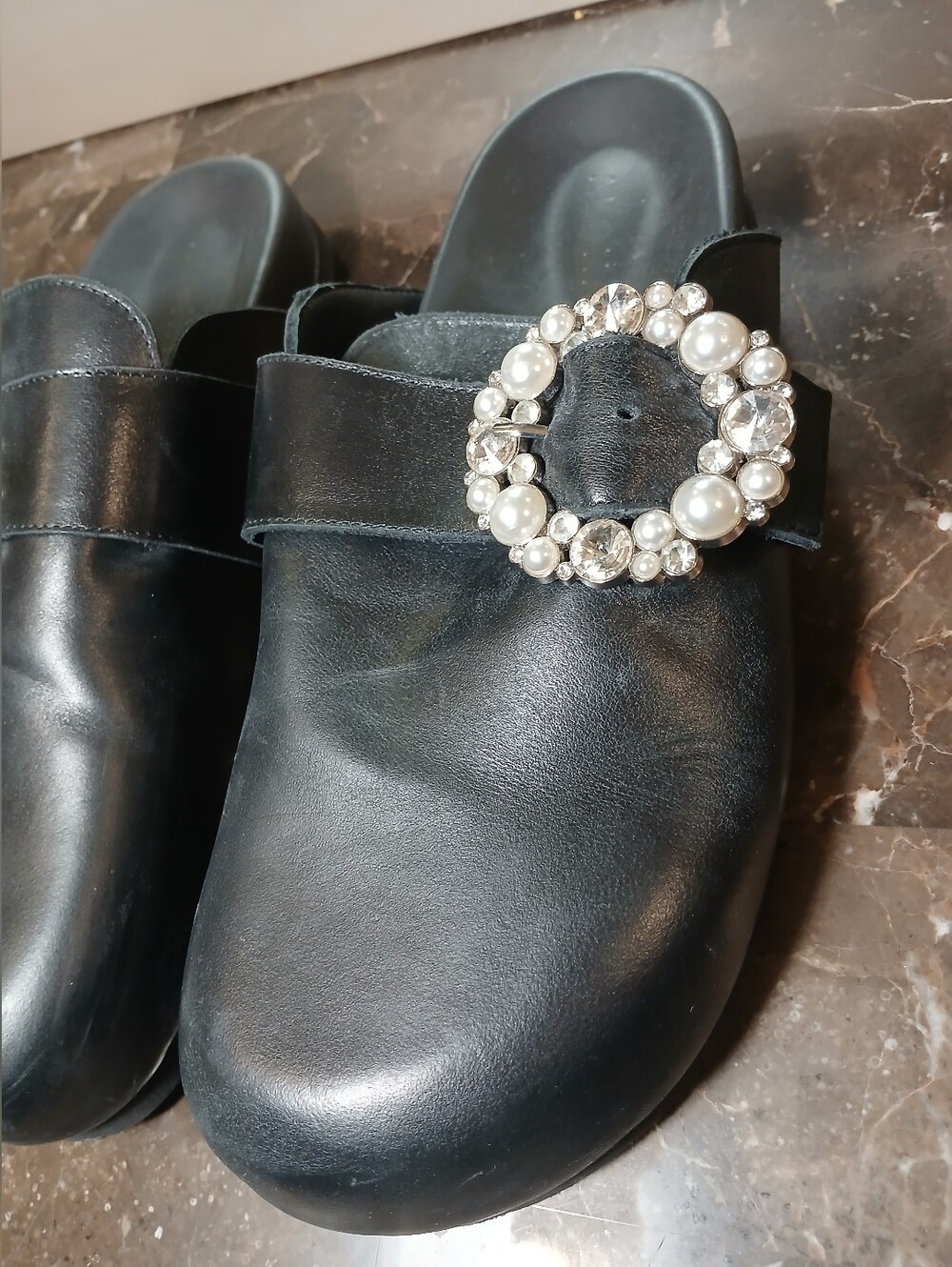 ALOHAS Black Leather Pearl-Embellished Slide Clogs - Picture 8 of 13